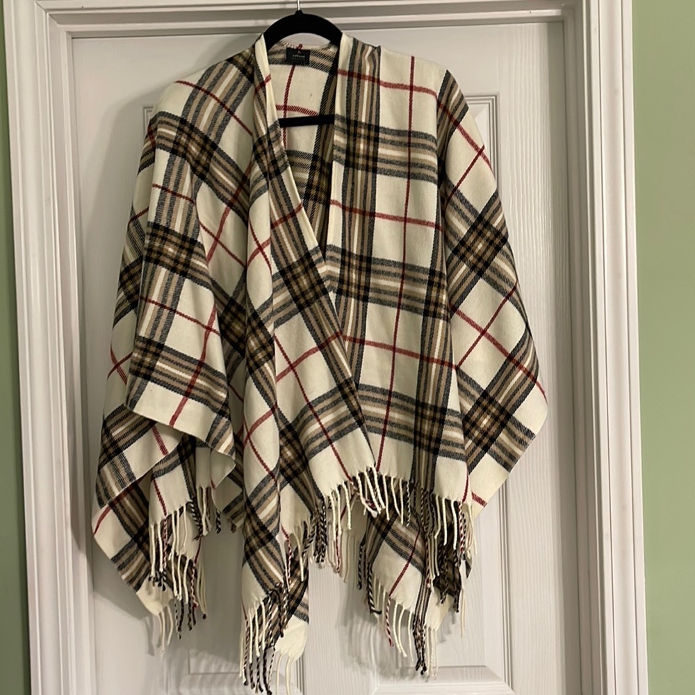 V. FRAAS Tan Red Black Plaid Shawl Wrap